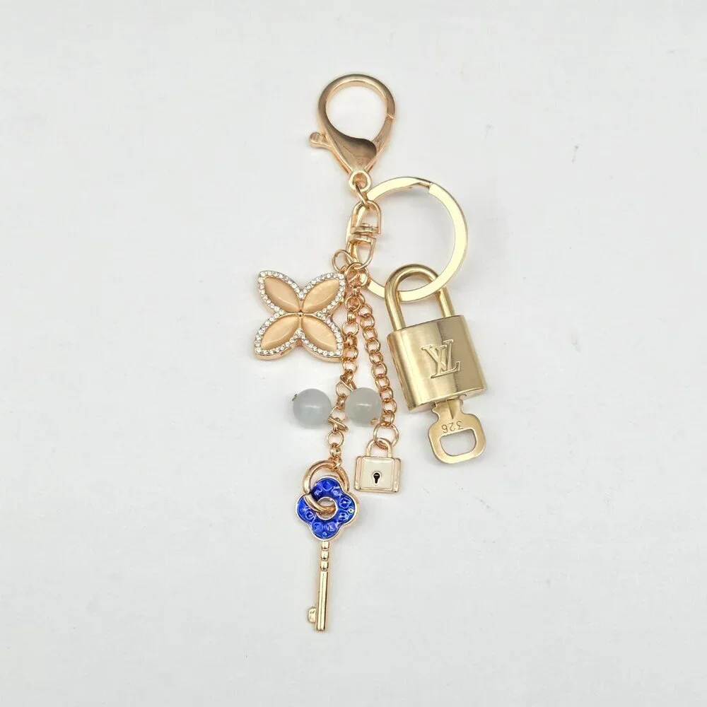 Louis Vuitton Gold Lock & Key 🔑 Authentic LV Unbranded Keychain Charm - Picture 2 of 10